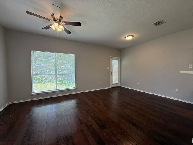 Building Photo - Aspiz Properties4 (6726 Windrift Way)