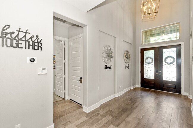 Building Photo - 7323 Settlers Way