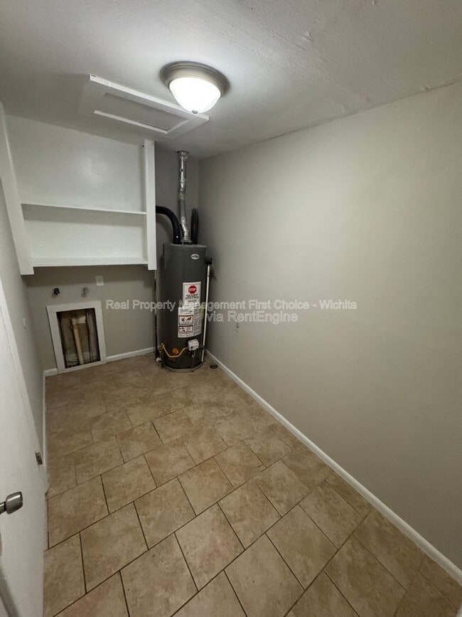 Building Photo - 1632 S Mission Rd