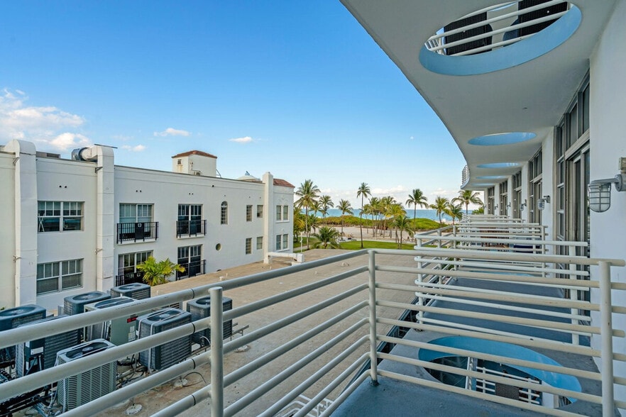 Building Photo - 948 Ocean Dr