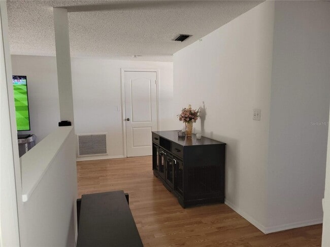 Building Photo - 6430 Lomand Ave