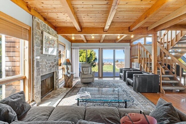 Building Photo - 2 Windward Way