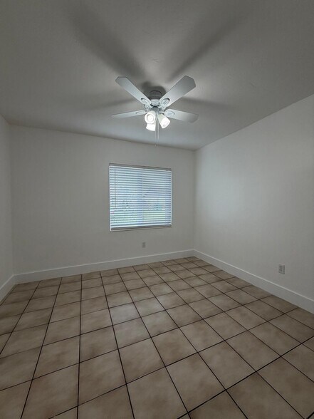 Building Photo - 12014 SW 110th Street Cir E