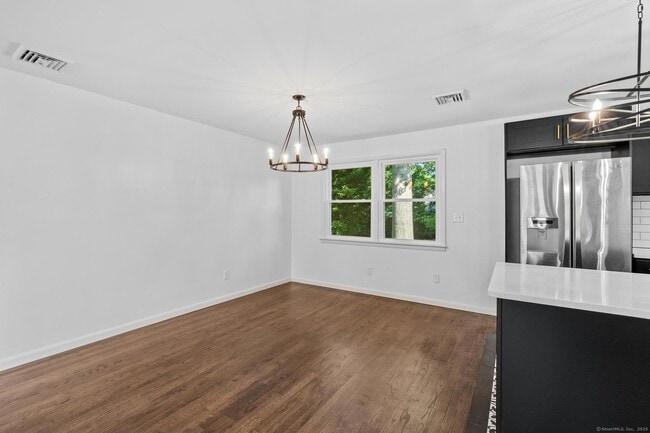 Building Photo - 36 Fuller Dr
