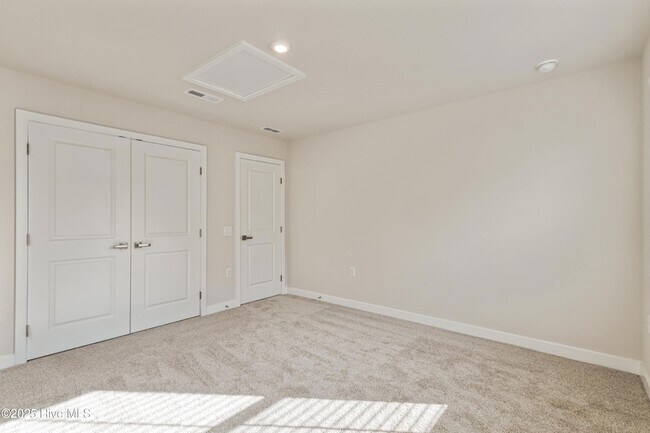 Building Photo - 2084 Parow Ln NW