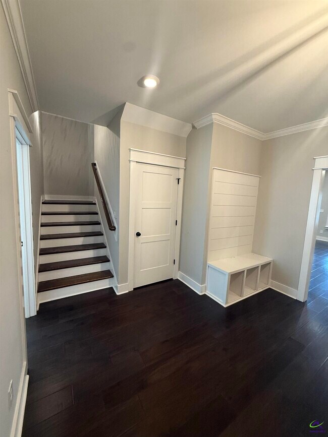 Building Photo - 221 Perth Ct