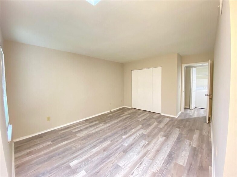 Building Photo - 1309 Old Hammond Chase