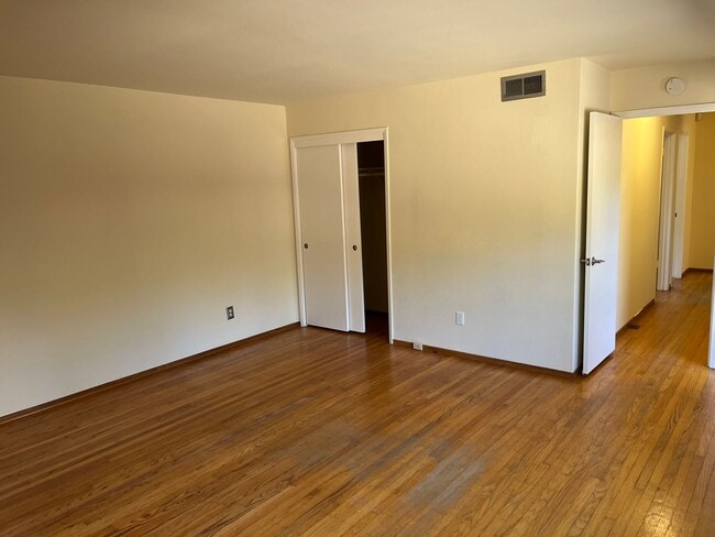 Building Photo - 4 Bedroom Ranch Style Home in Quiet El Sobrante Neighborhood