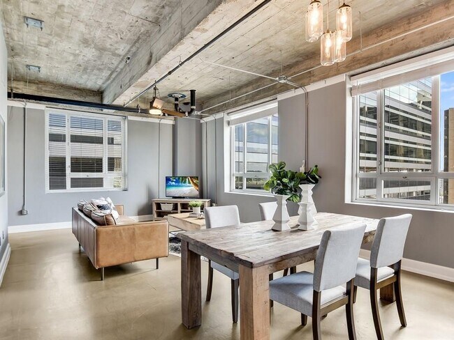 Building Photo - 710 Colorado St