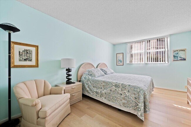 Building Photo - 3540 S Ocean Blvd