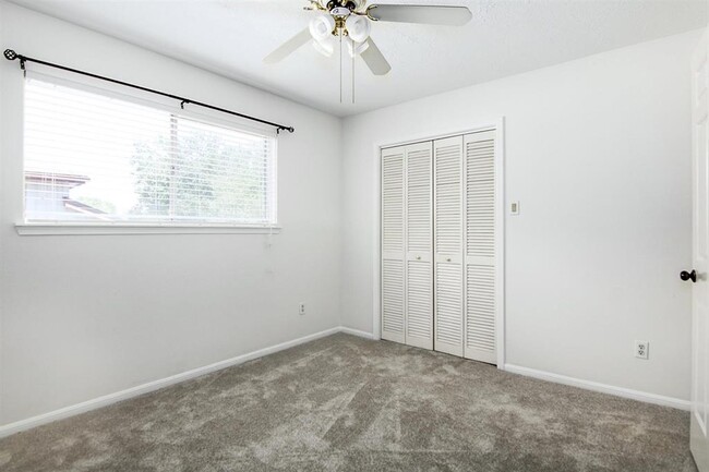 Building Photo - 505 Heathgate Dr