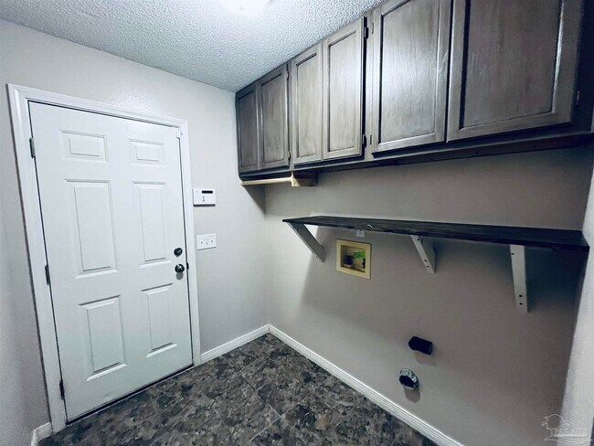 Building Photo - 5498 Keel Dr