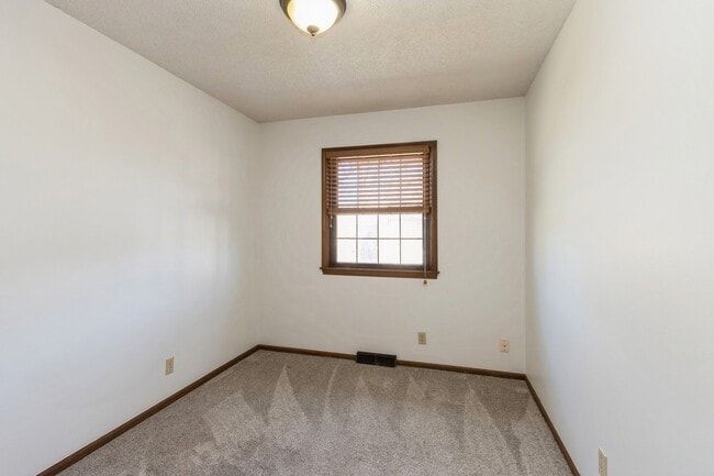 Building Photo - 7405 W 74th St