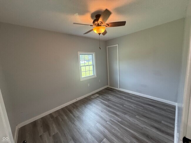 Building Photo - 308 S Range St