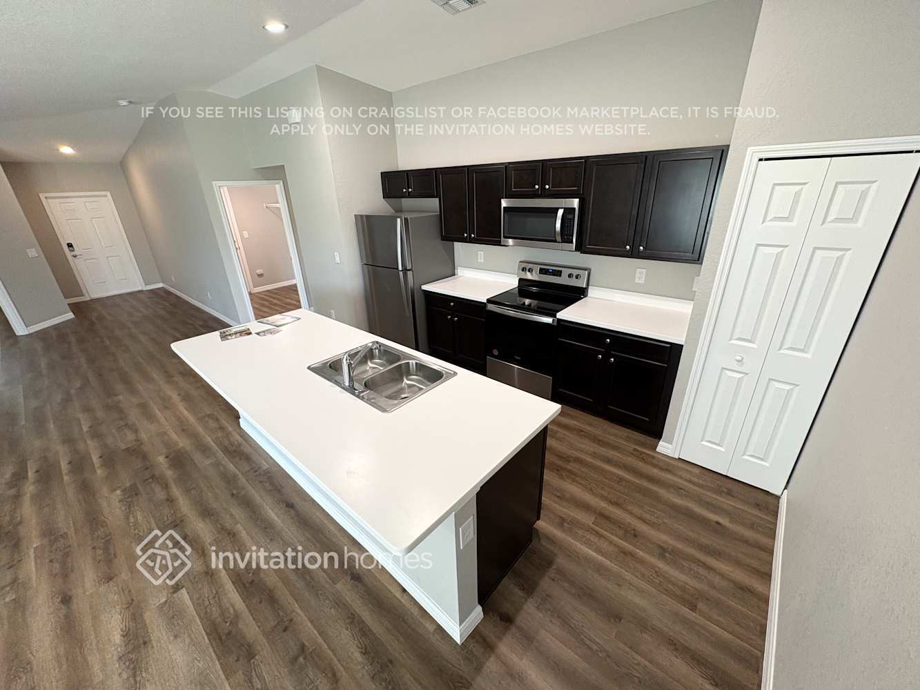 Building Photo - 25372 Estrada Cir