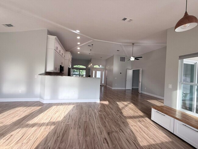 Building Photo - 3786 Sierra Dr