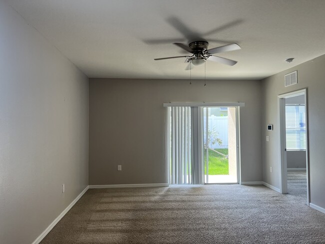 Building Photo - 136 Fall Glo Rd