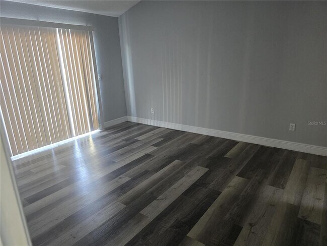 Building Photo - 2494 Sweetwater Club Cir