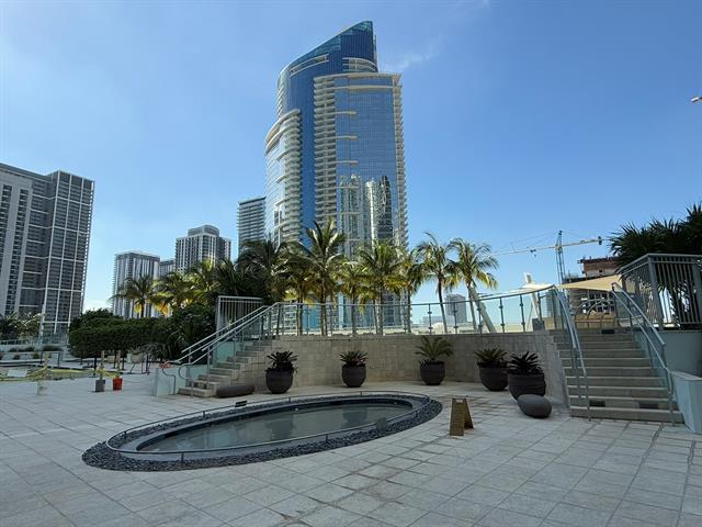 Building Photo - 900 Biscayne Blvd