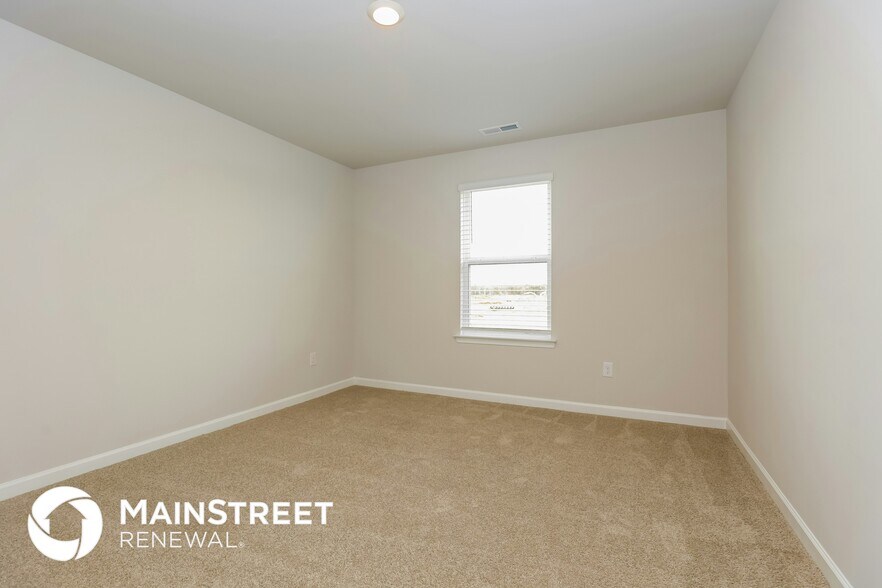 Building Photo - 2307 Curbow Dr