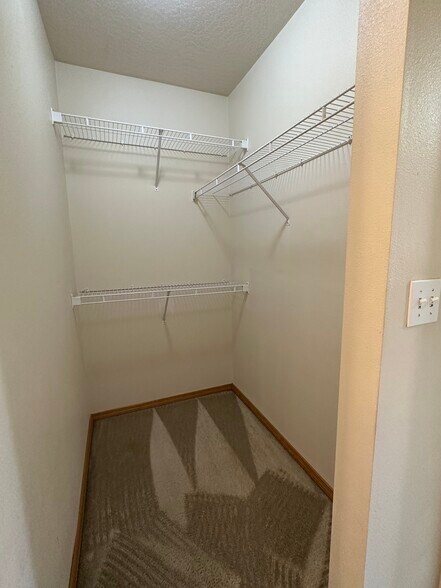 Building Photo - 1374 Kaleigh Ct