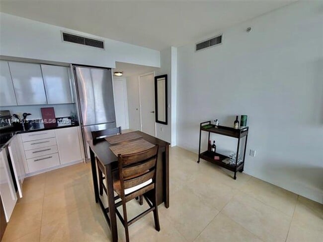 Building Photo - 92 SW 3rd St