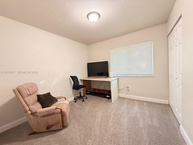 Building Photo - 5474 Kenwood Dr