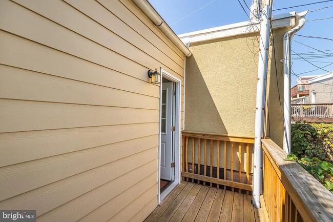 Building Photo - 411 S Duncan St