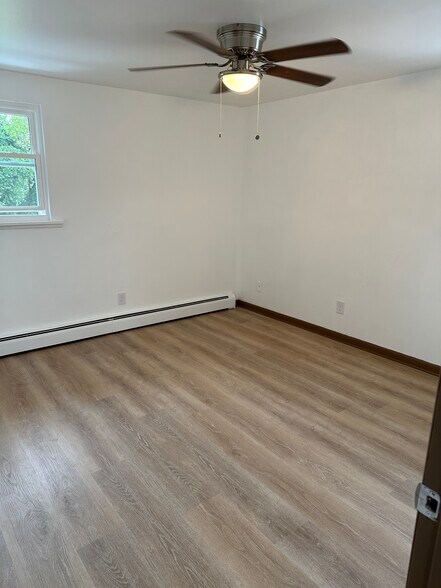 Building Photo - 292 Rumbold Ave
