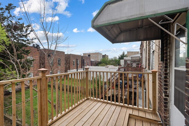 Building Photo - 37 64th St