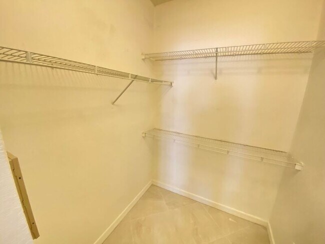 Building Photo - 3001 Limbo Ln