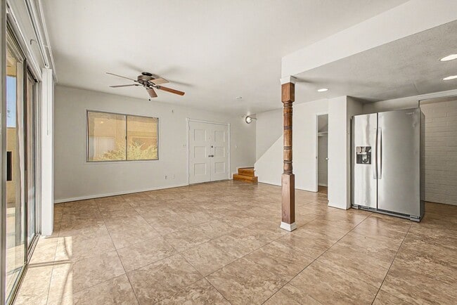 Building Photo - ***INCREDIBLE TOWNHOME with ALL appliances & water, sewer, trash INCLUDED!