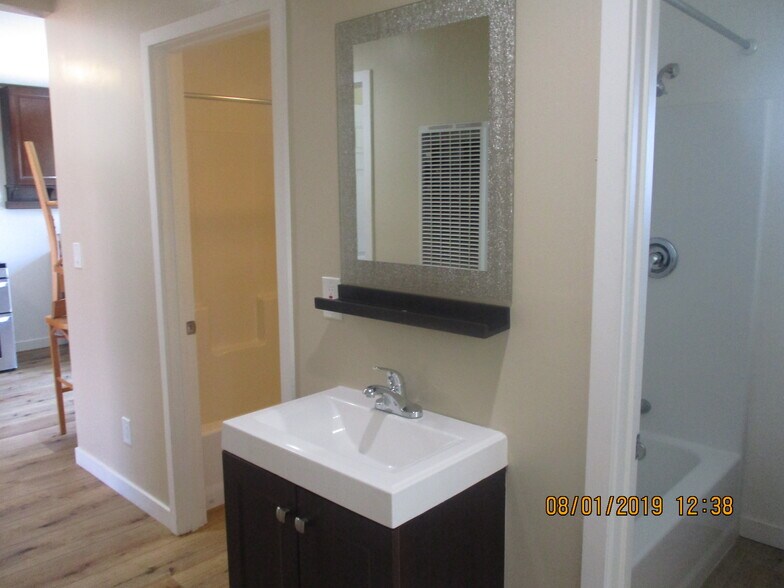 Building Photo - 5553 Dorothy Dr