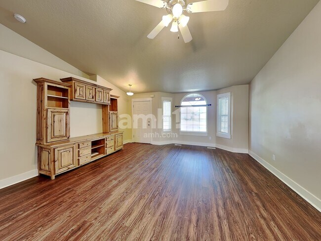 Building Photo - 199 E Striped Owl Dr