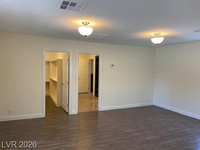 Building Photo - 2047 Westwind Rd