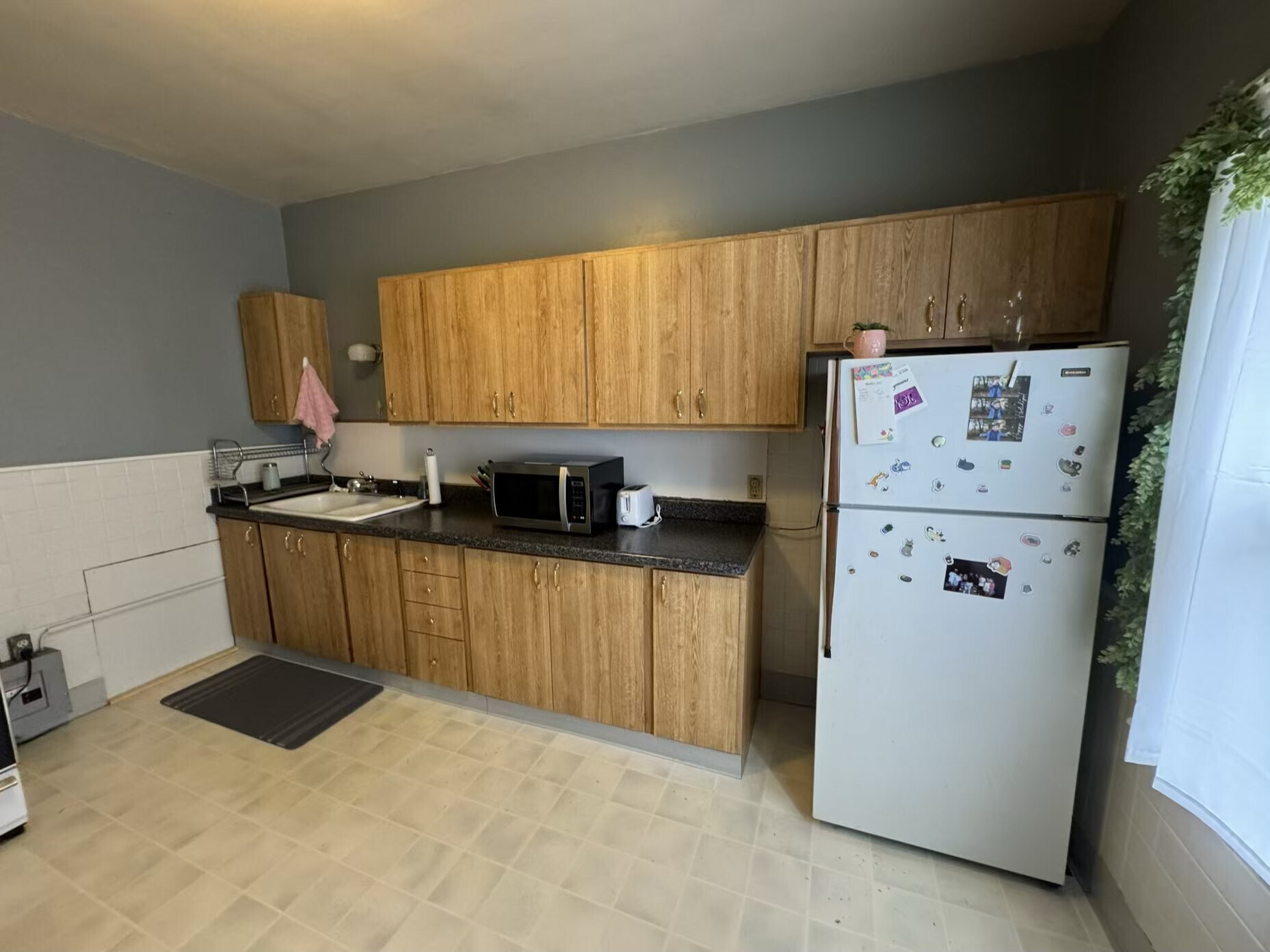 Kitchen - 57 Florence Ave
