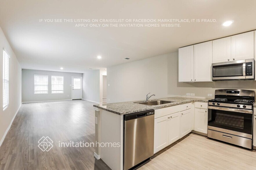 Building Photo - 5711 Leon Pl