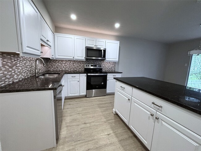 Building Photo - 12841 Orion Ct