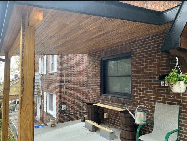 Building Photo - MODERN 2 BEDROOM, 1 BATHROOM TOWNHOUSE - GARFIELD