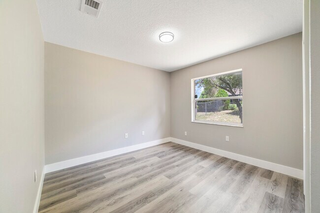 Building Photo - 149 Ronda Ct