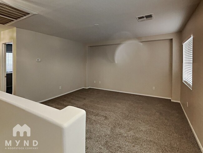 Building Photo - 12622 W Myer Ln
