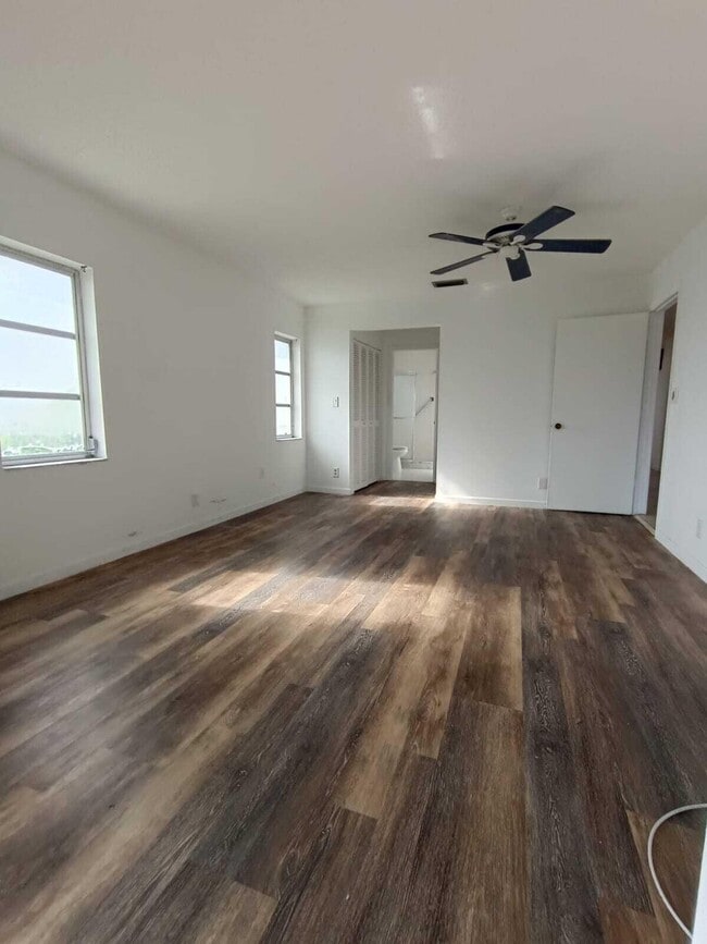 Building Photo - 13283 Pineapple Palm Ct