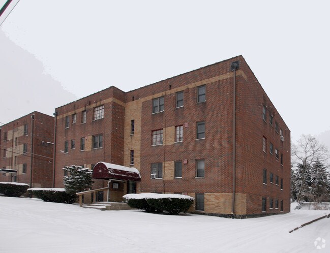 Primary Photo - 121 Mt Lebanon Blvd