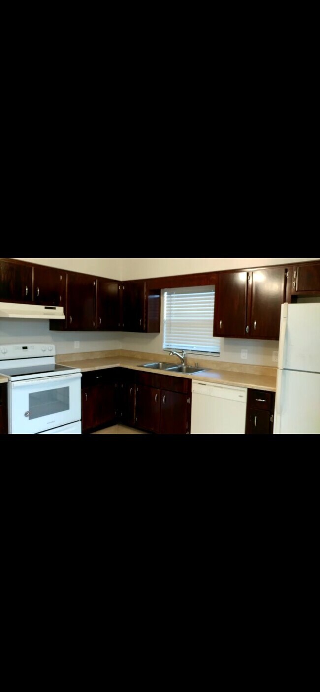 Building Photo - 1714 SW 68th Terrace