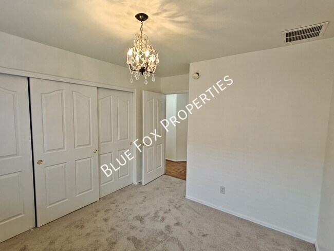 Building Photo - 10923 S Lake Gambusi Dr