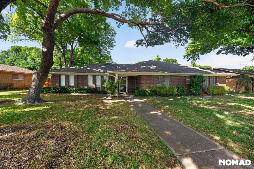 Building Photo - 2505 Briarwood Dr