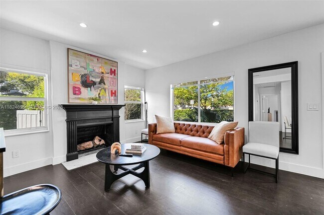 Building Photo - 150 NE 50th St