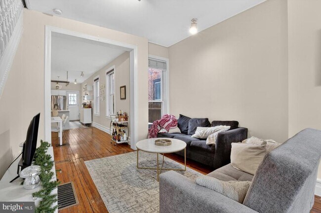 Building Photo - 2322 Poplar St