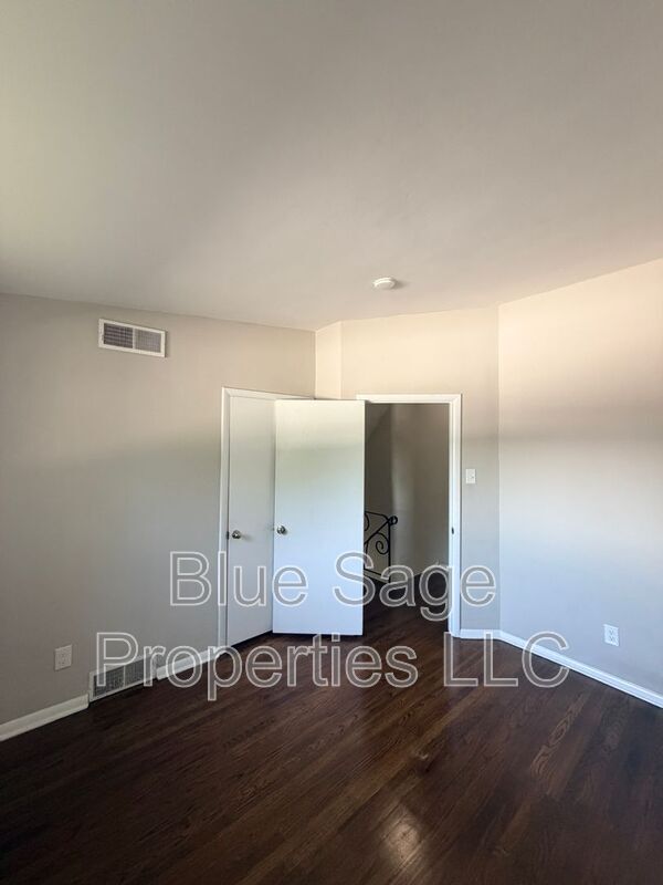 Building Photo - 205 Juniper Rd