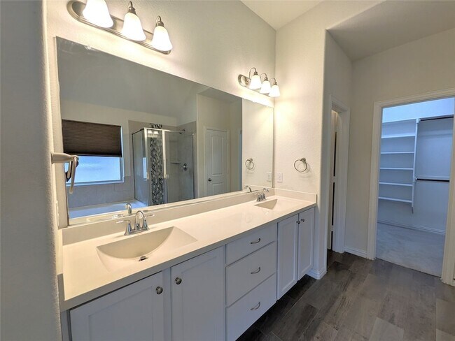 Building Photo - 9324 Bronze Meadow Dr